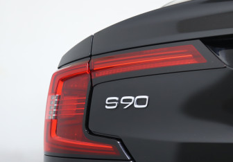 Подержанный автомобиль Volvo S90 2021 года (24 фото)
