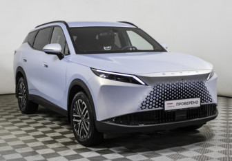 Подержанный автомобиль Omoda C7 2025 года (3 фото)