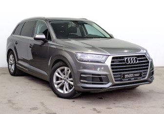 Подержанный автомобиль Audi Q7 2016 года (3 фото)