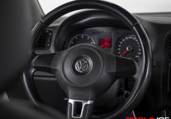 Подержанный автомобиль Volkswagen Polo Sedan 2012 года (13 фото)