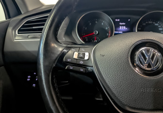 Подержанный автомобиль Volkswagen Tiguan 2020 года (28 фото)