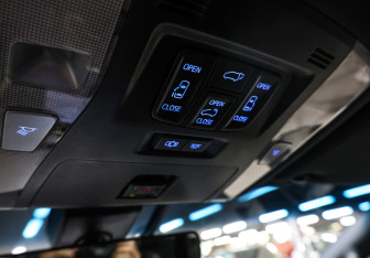Подержанный автомобиль Toyota Alphard 2019 года (25 фото)