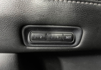 Подержанный автомобиль Nissan Pathfinder 2014 года (16 фото)