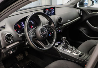 Подержанный автомобиль Audi A3 Sedan 2017 года (7 фото)