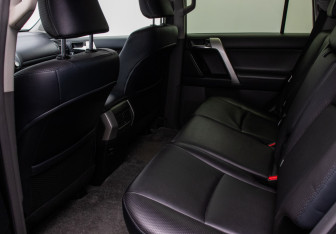 Подержанный автомобиль Toyota Land Cruiser Prado 2013 года (11 фото)