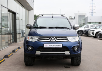 Подержанный автомобиль Mitsubishi Pajero Sport 2014 года (2 фото)