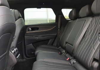 Подержанный автомобиль Jaecoo J8 2024 года (26 фото)