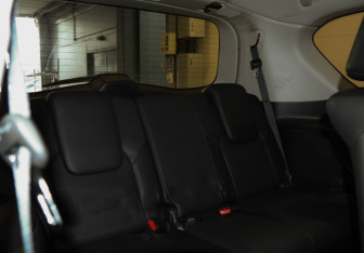 Подержанный автомобиль Infiniti QX80 2014 года (13 фото)