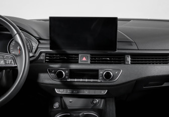 Подержанный автомобиль Audi A4 Sedan 2022 года (13 фото)