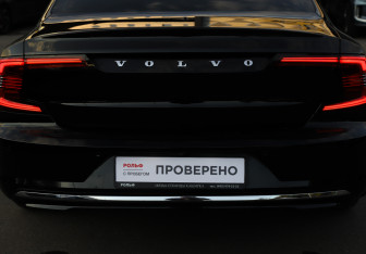 Подержанный автомобиль Volvo S90 2021 года (33 фото)