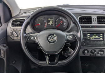 Подержанный автомобиль Volkswagen Polo Sedan 2016 года (25 фото)