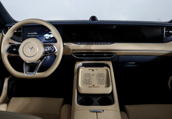 Подержанный автомобиль Voyah Free 2023 года (12 фото)