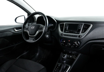 Подержанный автомобиль Hyundai Solaris Sedan 2020 года (8 фото)