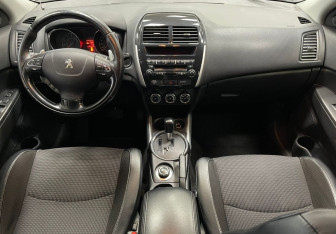 Подержанный автомобиль Peugeot 4008 2012 года (10 фото)