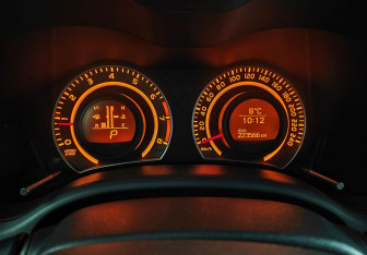Подержанный автомобиль Toyota Corolla Sedan 2008 года (12 фото)