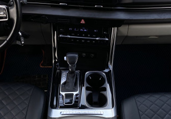 Подержанный автомобиль Kia Carnival 2021 года (13 фото)