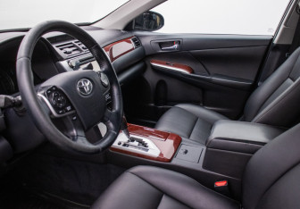 Подержанный автомобиль Toyota Camry Sedan 2012 года (10 фото)