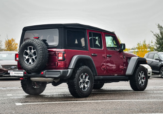 Подержанный автомобиль Jeep Wrangler 2021 года (5 фото)