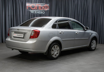 Подержанный автомобиль Chevrolet Lacetti Sedan 2009 года (5 фото)