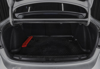 Подержанный автомобиль Renault Fluence 2011 года (6 фото)