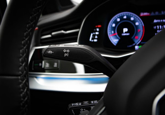 Подержанный автомобиль Audi Q7 2024 года (13 фото)
