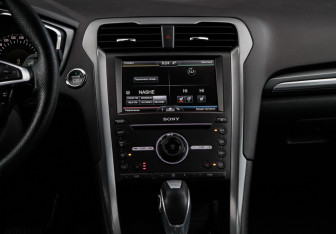 Подержанный автомобиль Ford Mondeo Sedan 2015 года (10 фото)