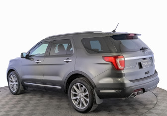 Подержанный автомобиль Ford Explorer 2018 года (7 фото)