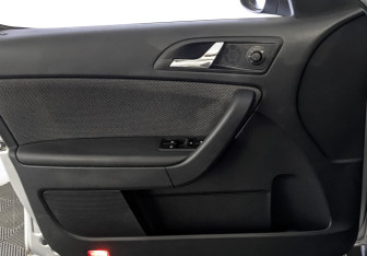 Подержанный автомобиль Skoda Yeti 2013 года (19 фото)