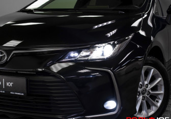 Подержанный автомобиль Toyota Corolla Sedan 2019 года (29 фото)