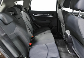 Подержанный автомобиль DongFeng AX7 2017 года (11 фото)