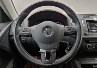 Подержанный автомобиль Volkswagen Tiguan 2016 года (20 фото)