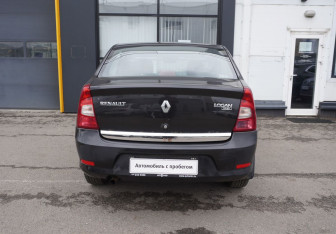 Подержанный автомобиль Renault Logan Sedan 2010 года (6 фото)
