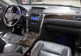 Подержанный автомобиль Toyota Camry Sedan 2016 года (11 фото)