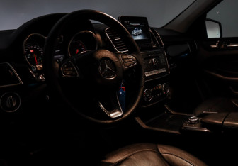 Подержанный автомобиль Mercedes-Benz GLE 2016 года (20 фото)