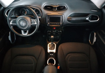 Подержанный автомобиль Jeep Renegade 2015 года (9 фото)