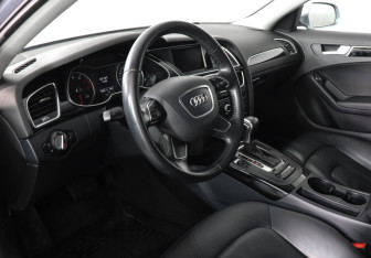Подержанный автомобиль Audi A4 Sedan 2015 года (9 фото)