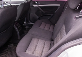 Подержанный автомобиль Skoda Octavia Liftback 2011 года (11 фото)