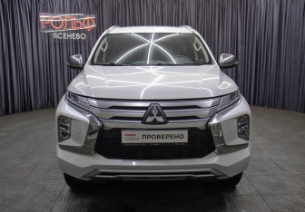 Подержанный автомобиль Mitsubishi Pajero Sport 2021 года (2 фото)