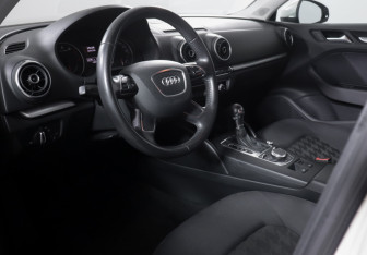 Подержанный автомобиль Audi A3 Sedan 2014 года (14 фото)