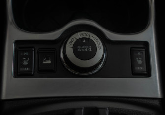 Подержанный автомобиль Nissan X-Trail 2015 года (16 фото)