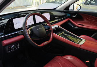Подержанный автомобиль Exeed RX 2023 года (12 фото)