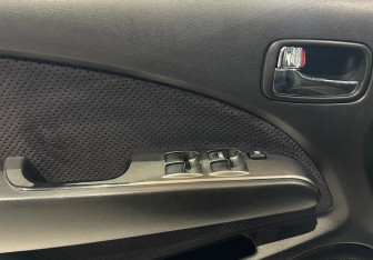 Подержанный автомобиль Mitsubishi Outlander 2005 года (18 фото)