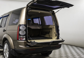 Подержанный автомобиль Land Rover Discovery 2013 года (17 фото)