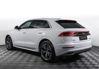 Подержанный автомобиль Audi Q8 2019 года (7 фото)