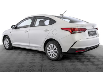Подержанный автомобиль Hyundai Solaris Sedan 2021 года (7 фото)