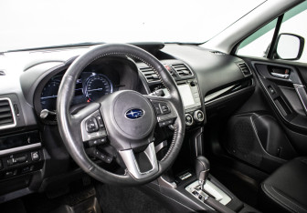Подержанный автомобиль Subaru Forester Suv 2017 года (15 фото)