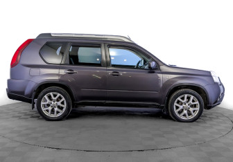 Подержанный автомобиль Nissan X-Trail 2014 года (4 фото)