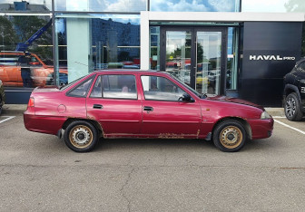 Подержанный автомобиль Daewoo Nexia Sedan 2012 года (4 фото)
