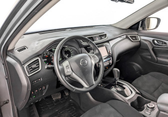 Подержанный автомобиль Nissan X-Trail 2015 года (16 фото)