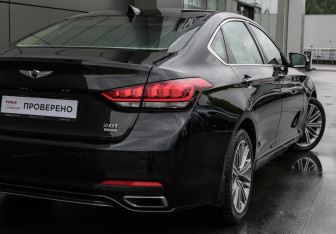 Подержанный автомобиль Genesis G80 2020 года (25 фото)